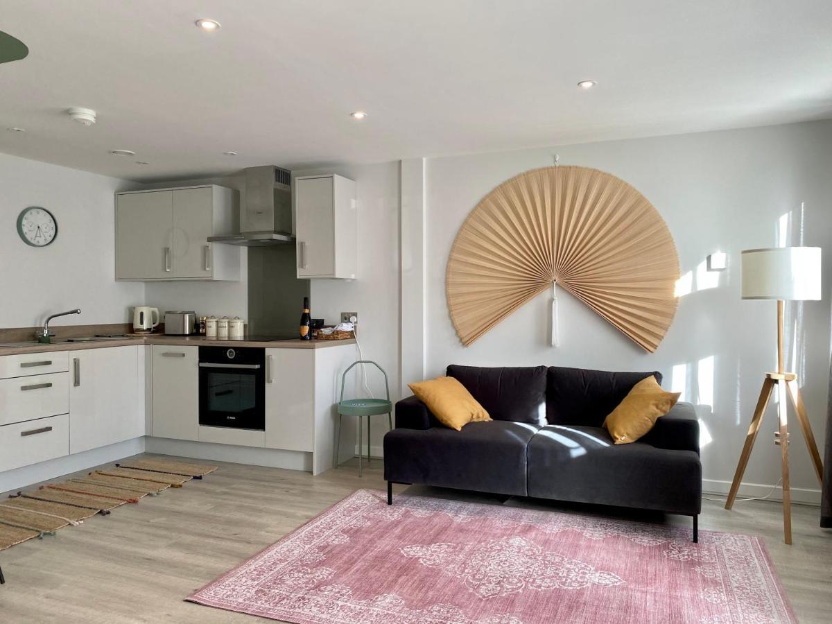 Modern Apartment In Central Quiet York With Free Parking - Contemporary New Building Eksteriør billede