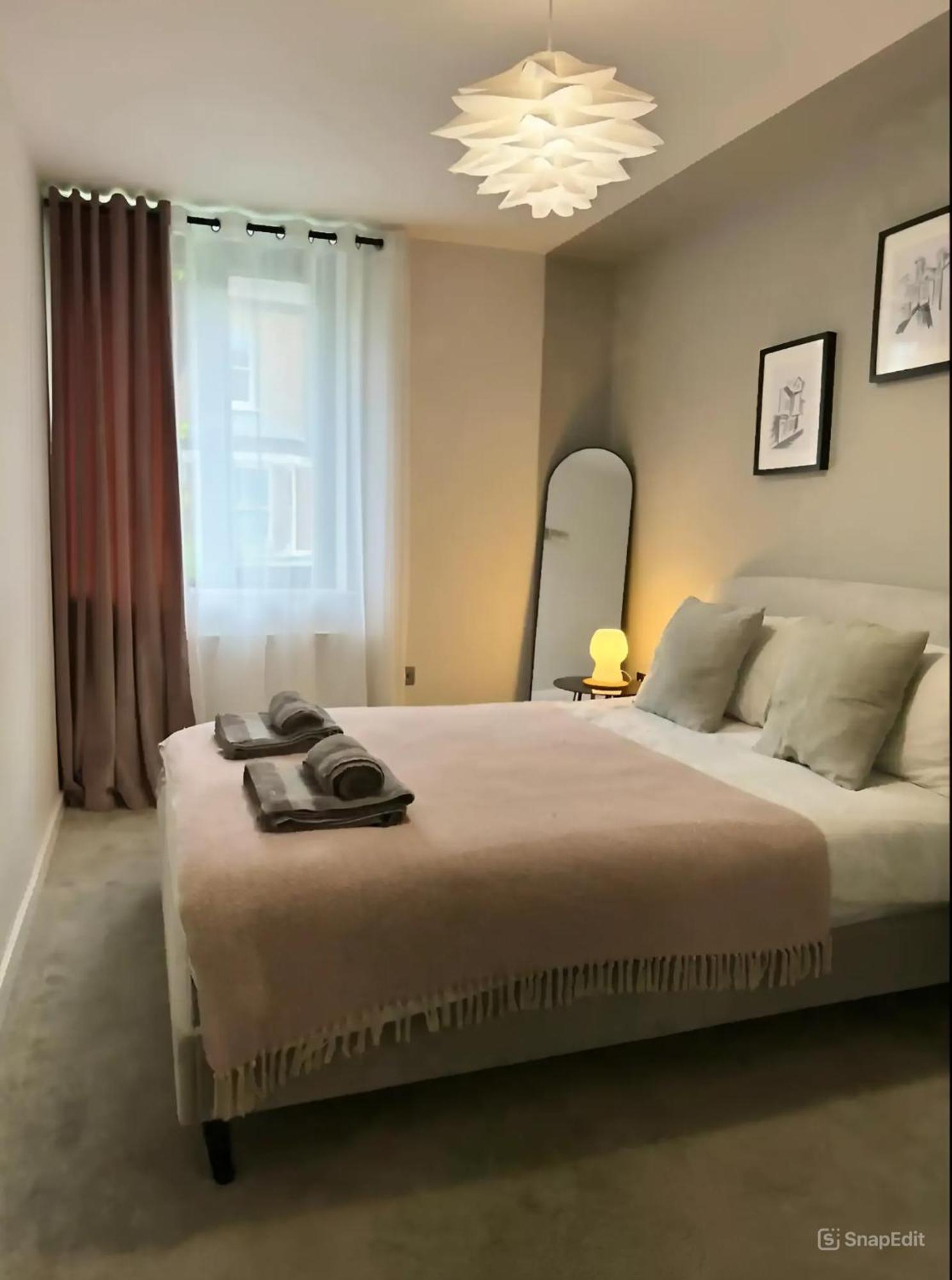 Modern Apartment In Central Quiet York With Free Parking - Contemporary New Building Eksteriør billede